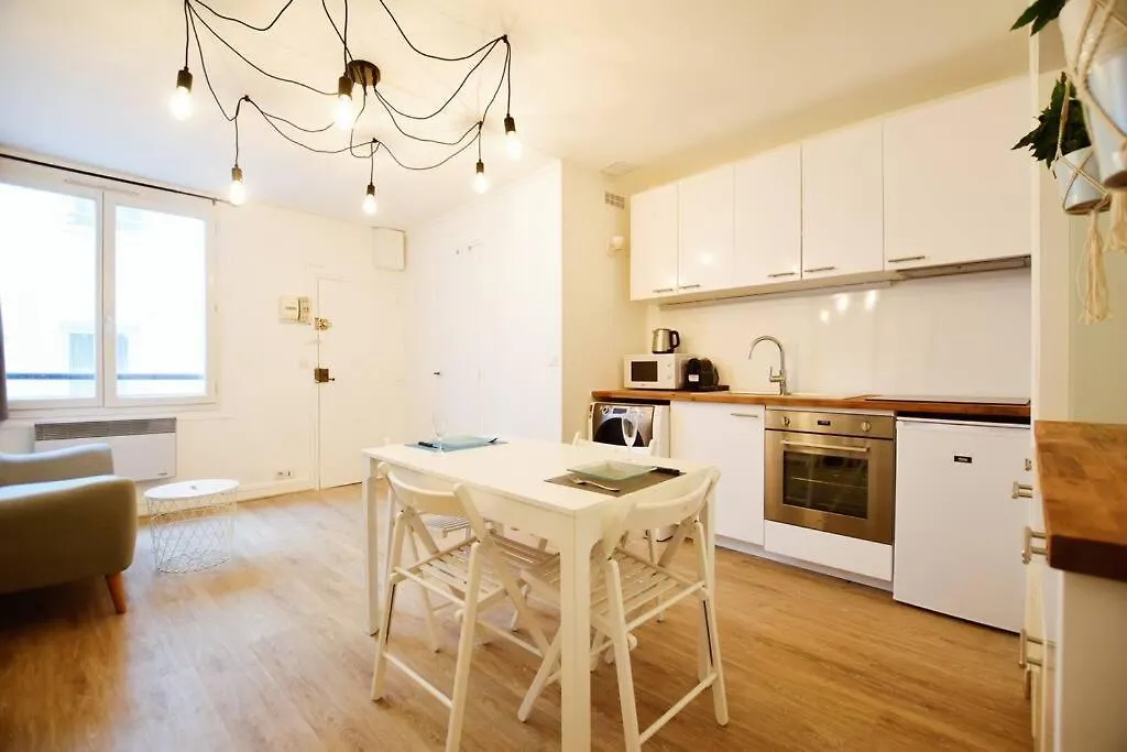 파리 Cozy Studio@Place Des Vosges 아파트